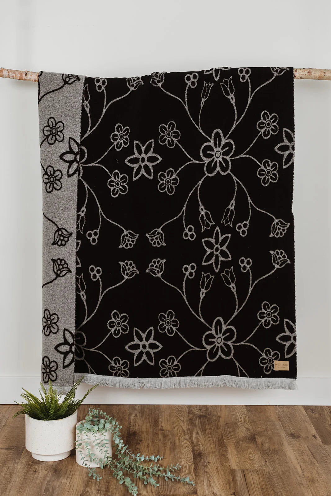 MINI TIPI - Eco-Friendly Blankets (Reversible)