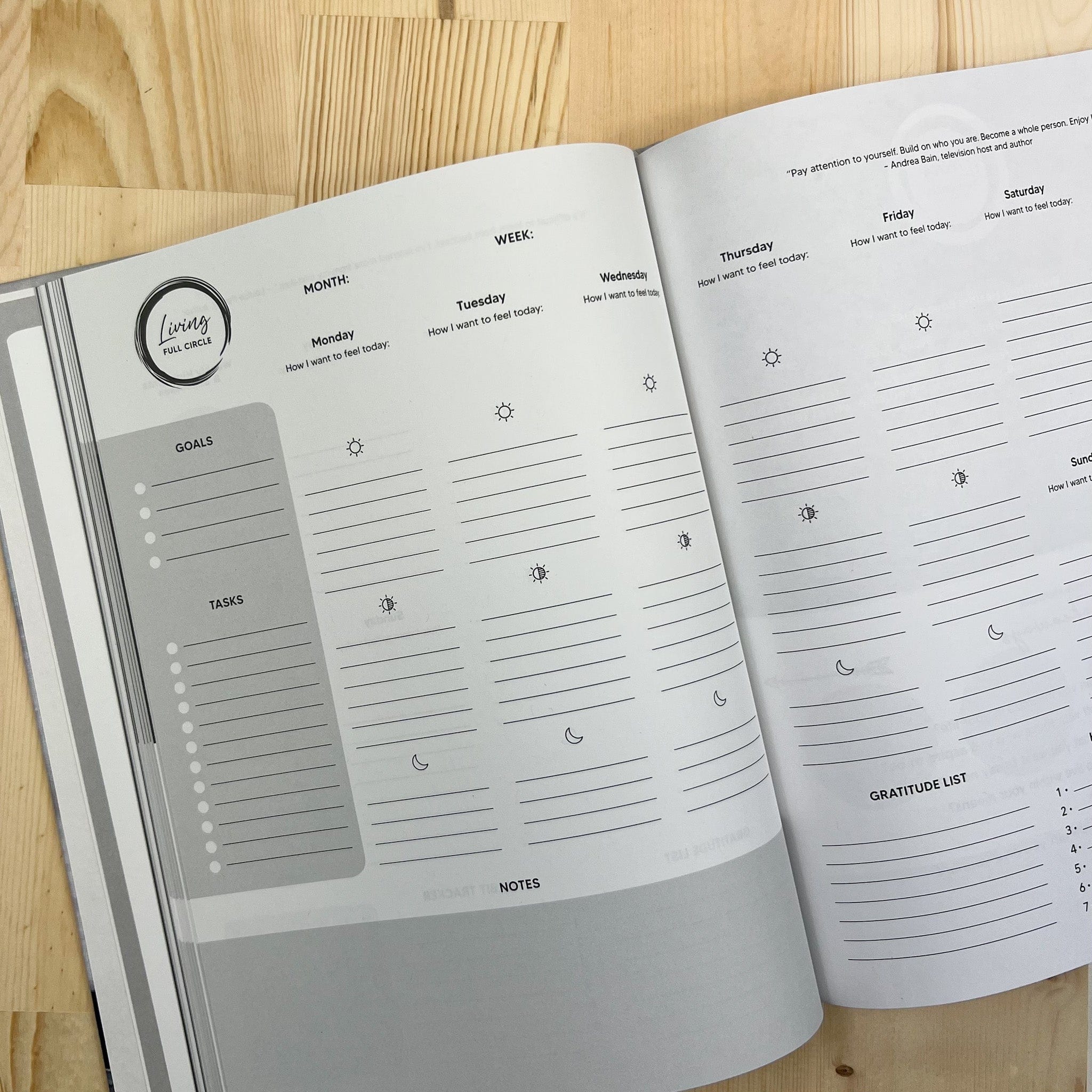 Living full Circle 52 Week Undated Planner - Indigenous Box